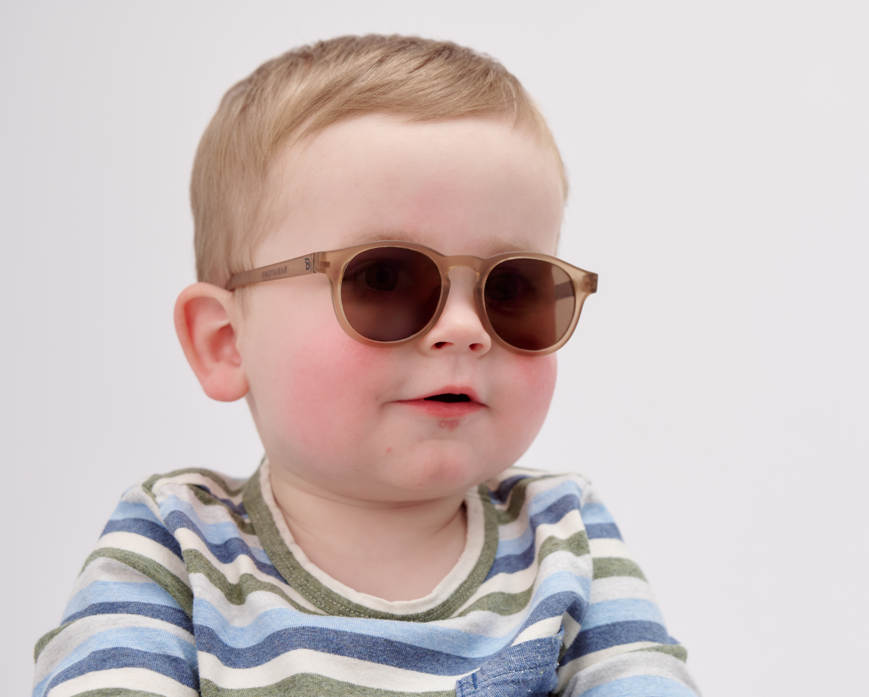 Cocoa Cloud Transparent Keyhole Sunglasses