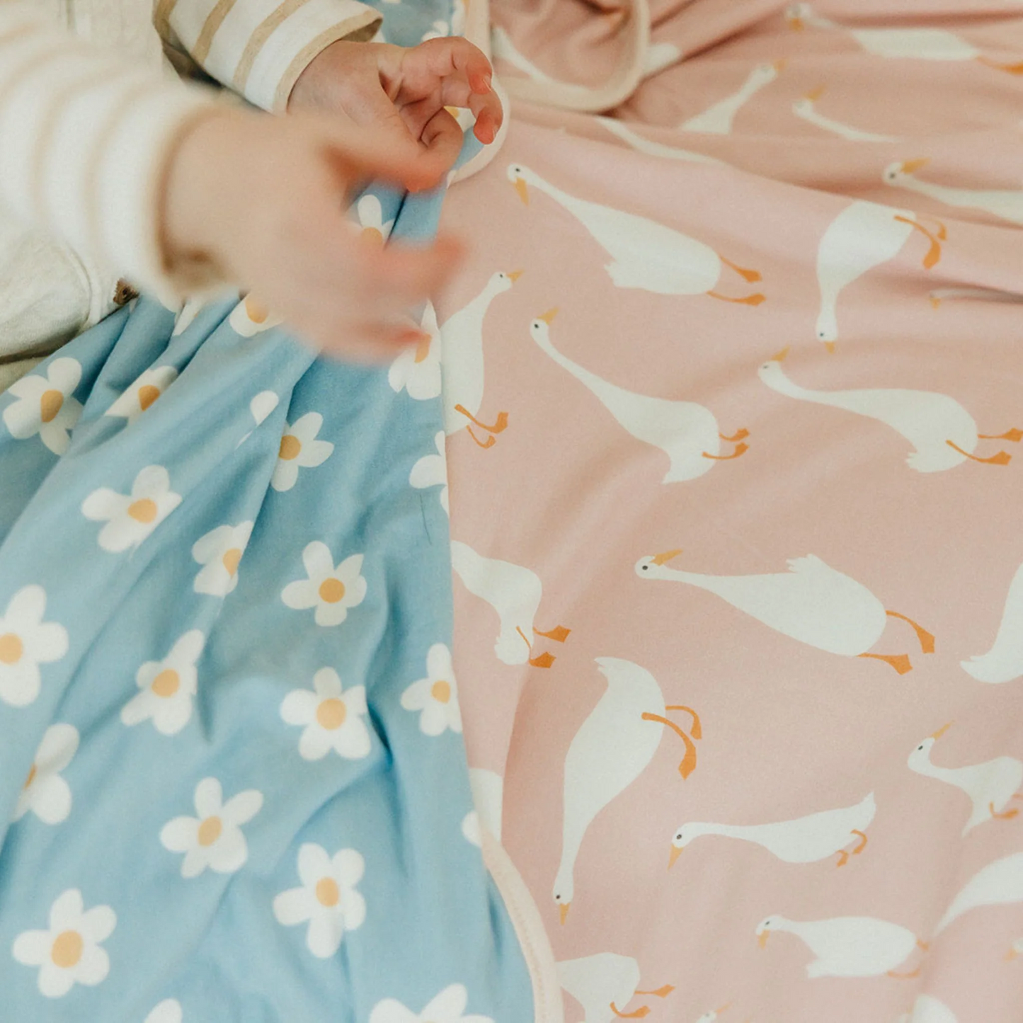 Goosie 3-Layer Stretchy Quilt