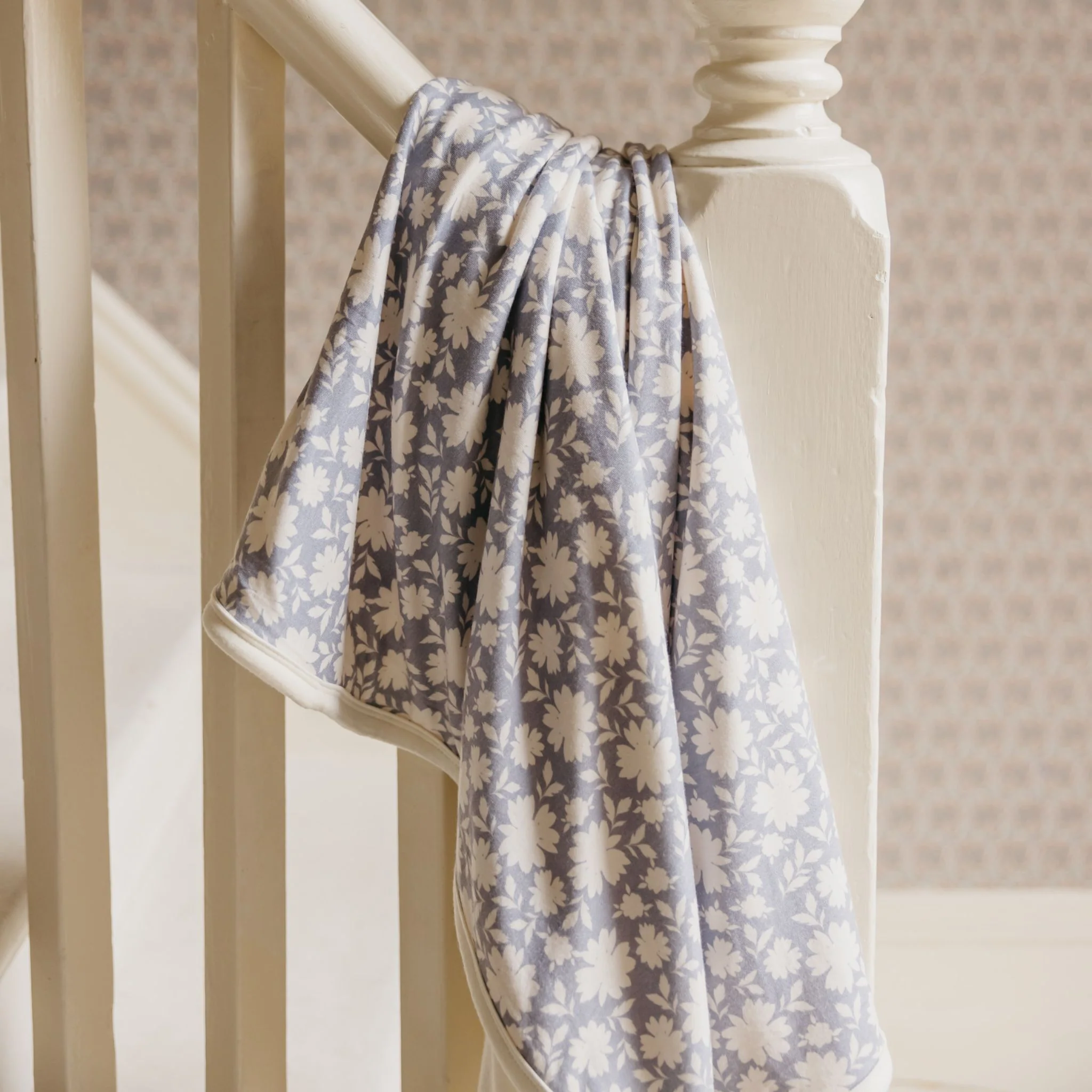 Lacie 3-Layer Stretchy Quilt