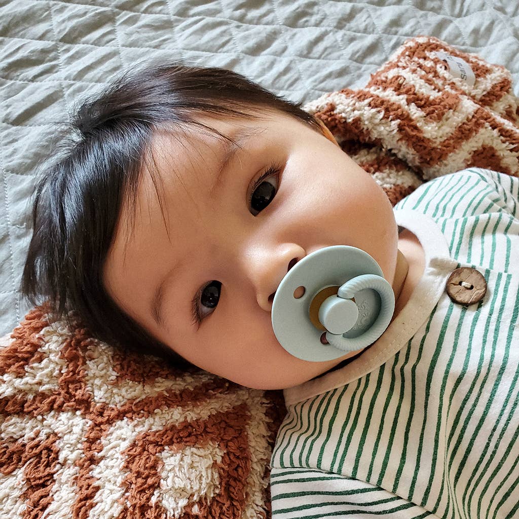 Itzy Soother™ Natural Rubber Pacifier (Set of 2)