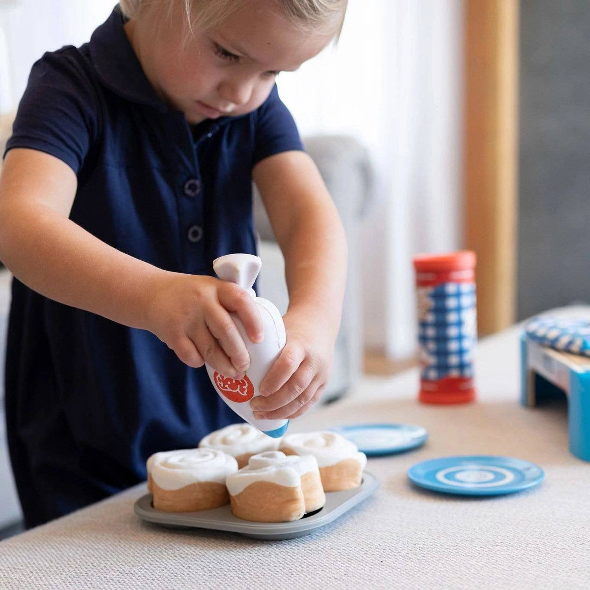Pretendables Cinnamon Roll Set