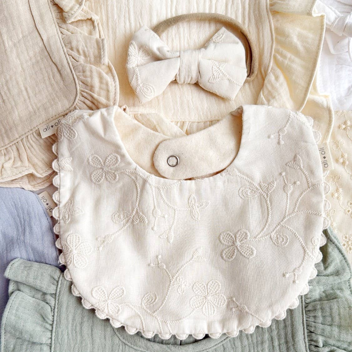 Flowers & Bow Cotton Baby Bib Double-Sided