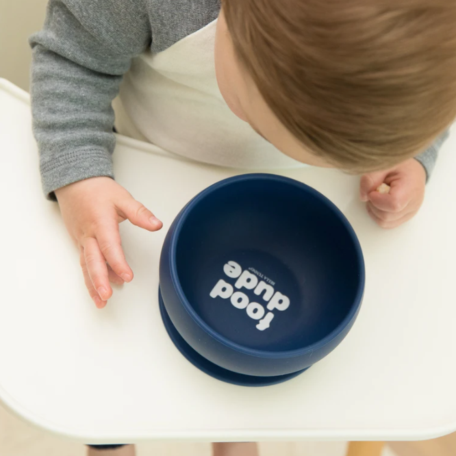 baby using food bowl