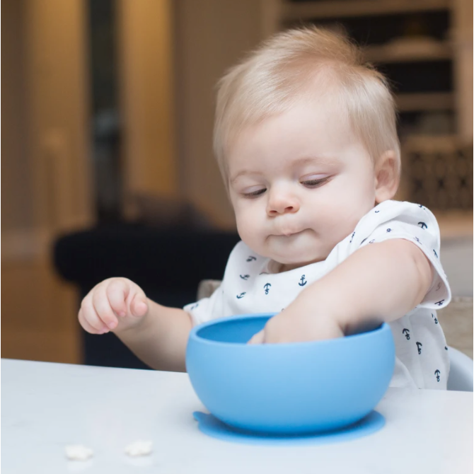 baby using bowl